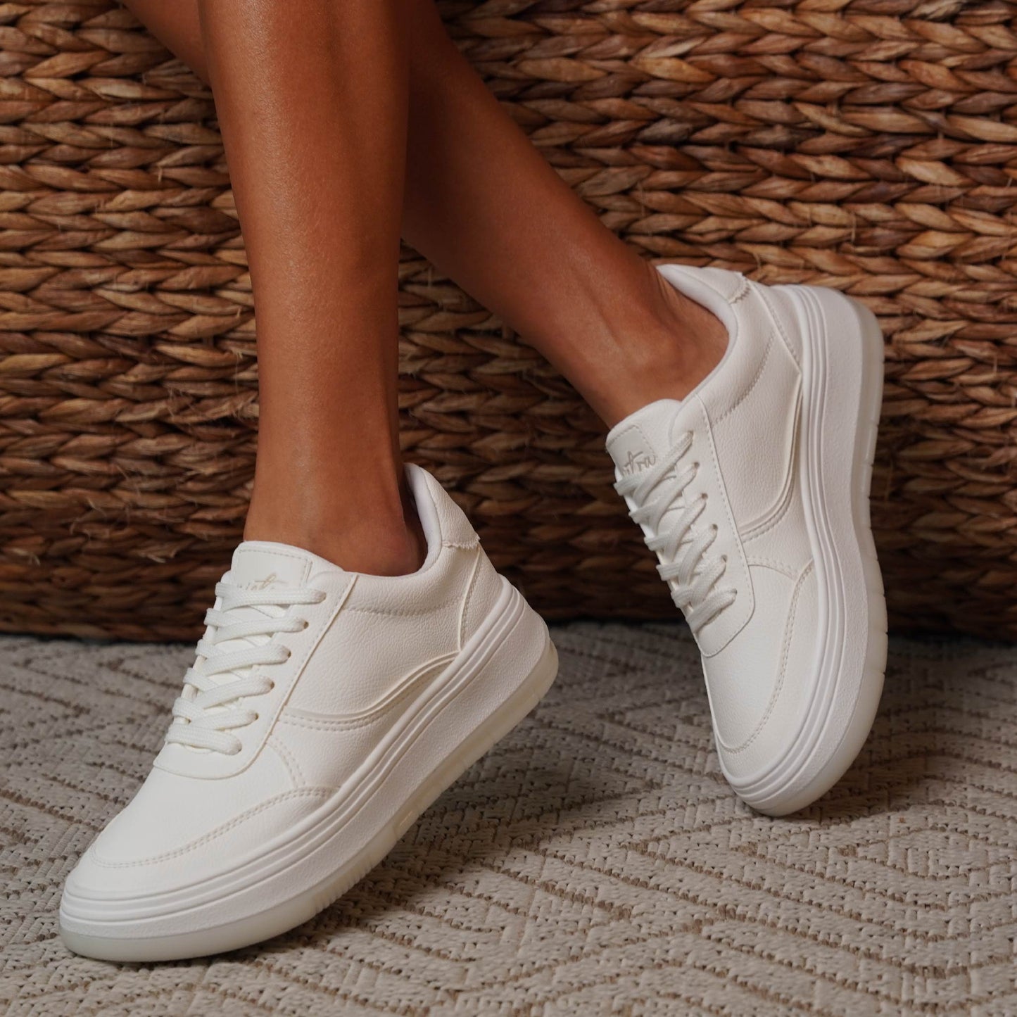 PARIS BLANCO